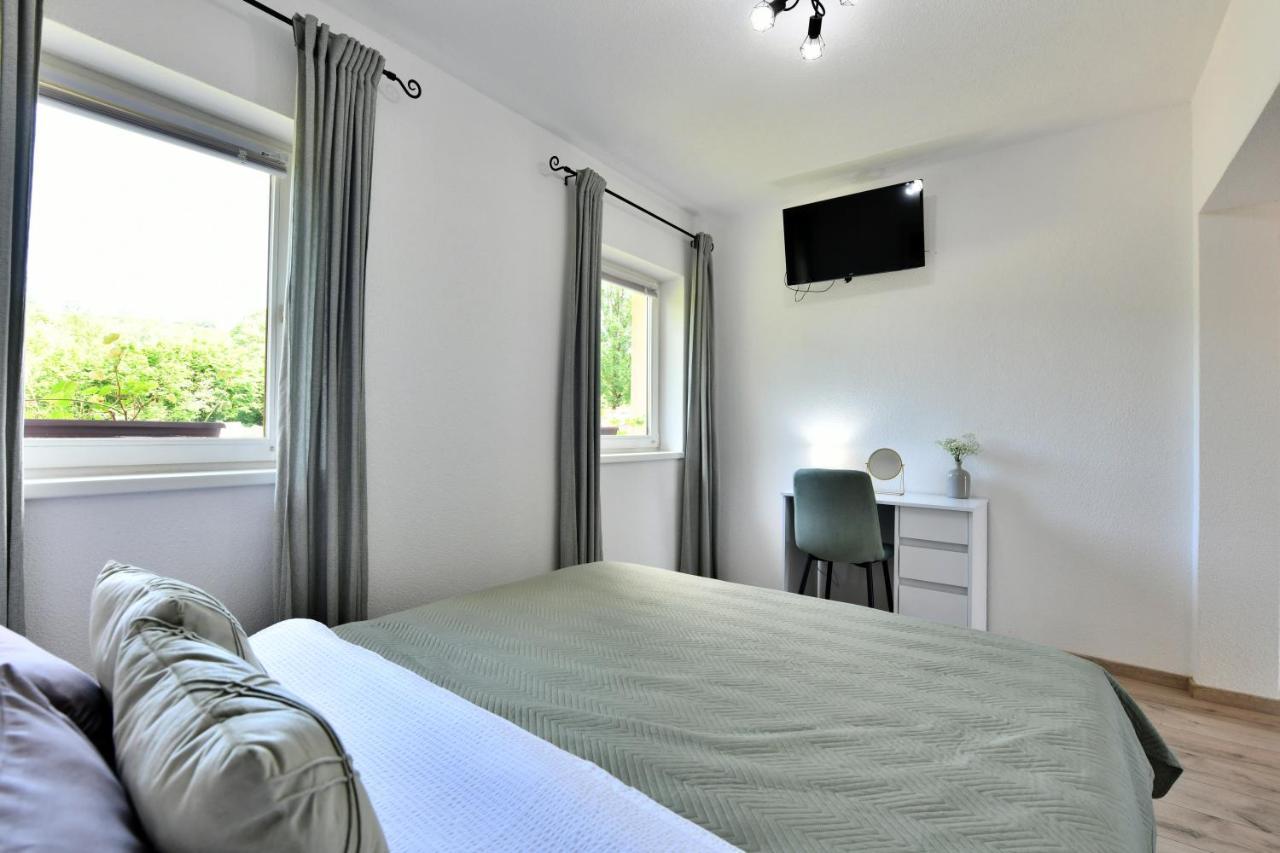 Apartments Green Linden Раковица Екстер'єр фото