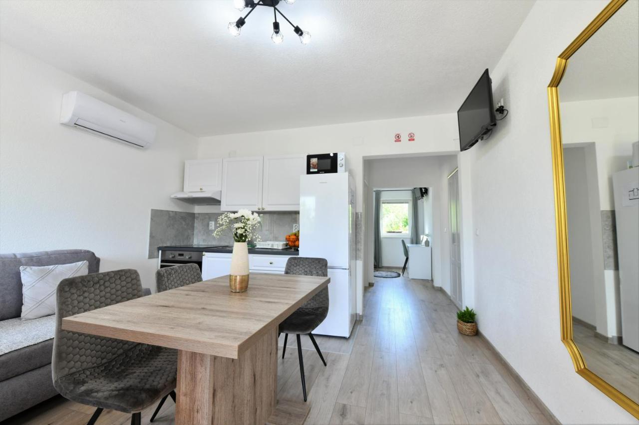 Apartments Green Linden Раковица Екстер'єр фото
