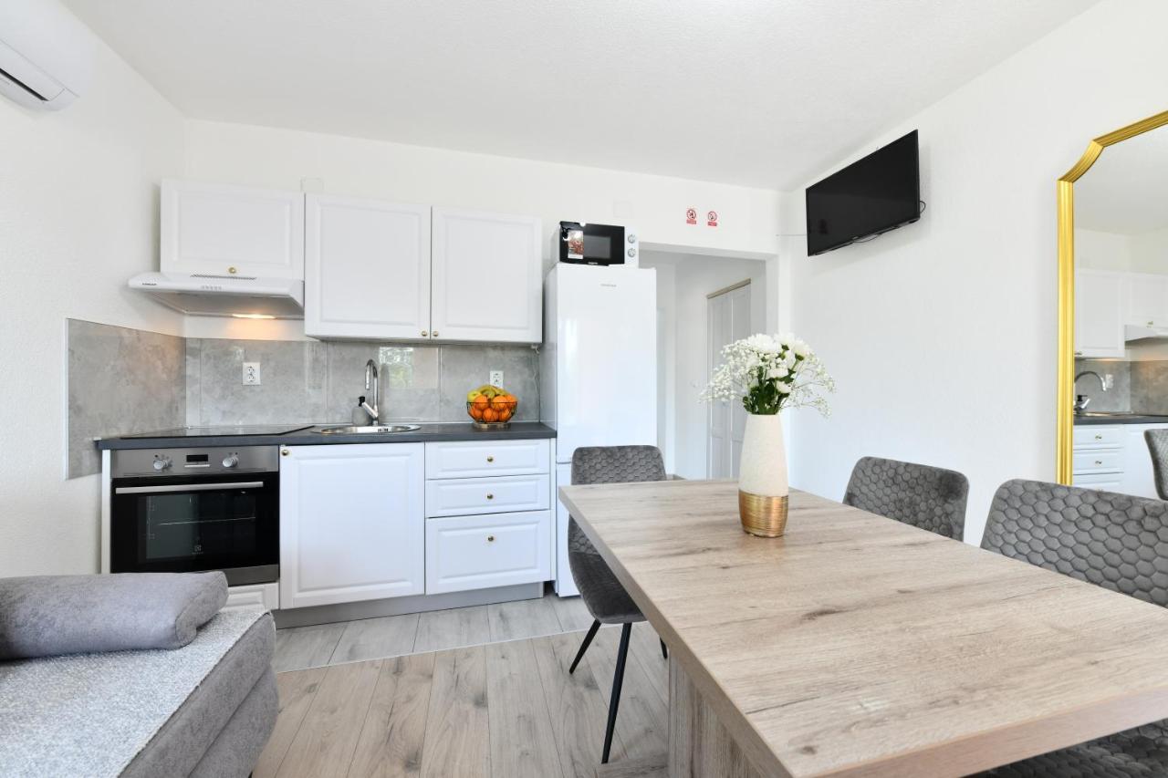 Apartments Green Linden Раковица Екстер'єр фото