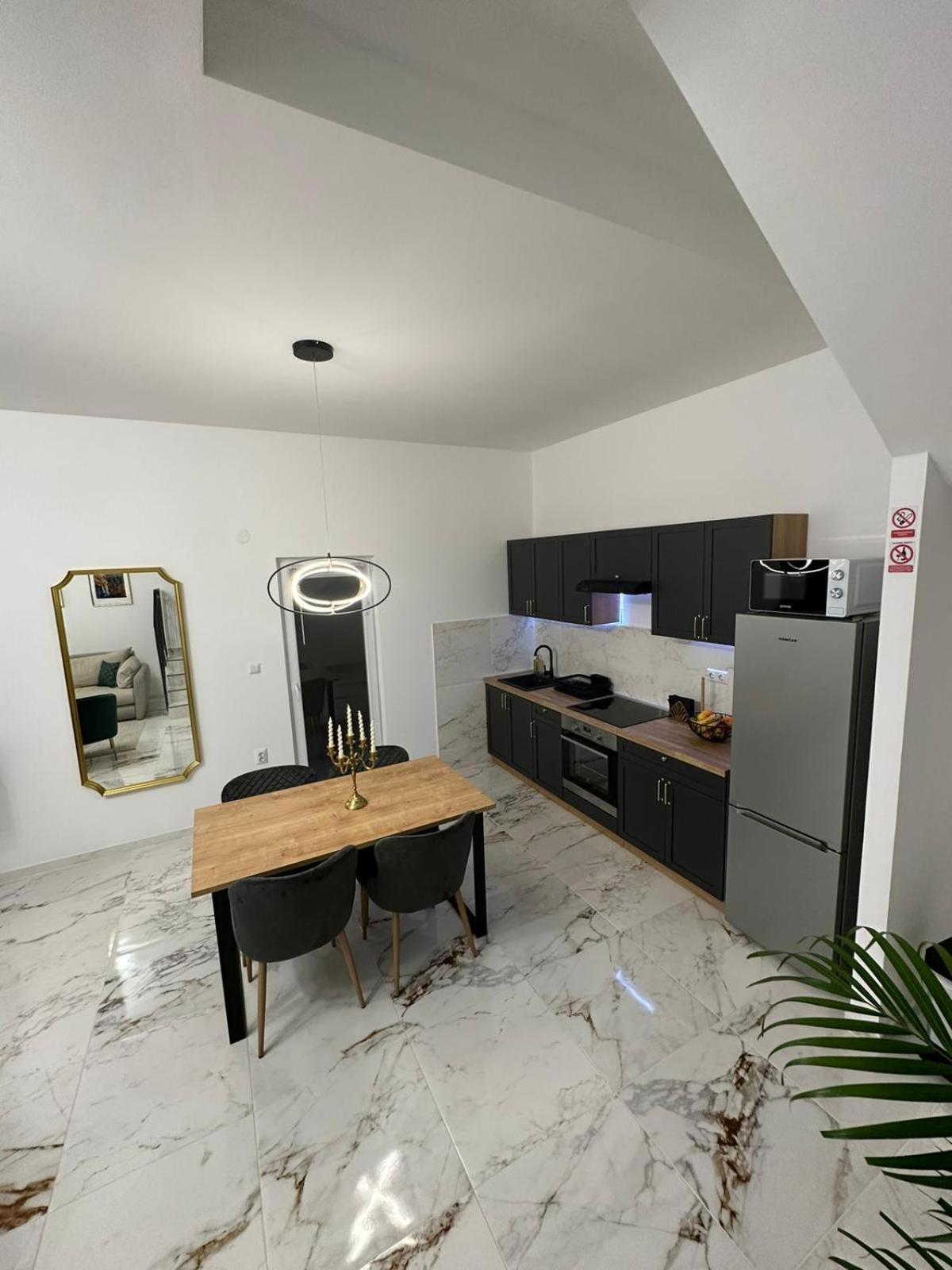 Apartments Green Linden Раковица Екстер'єр фото